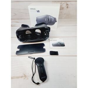 Samsung Gear VR Powered by Oculus SM-R323 Virtual Reality Headset
